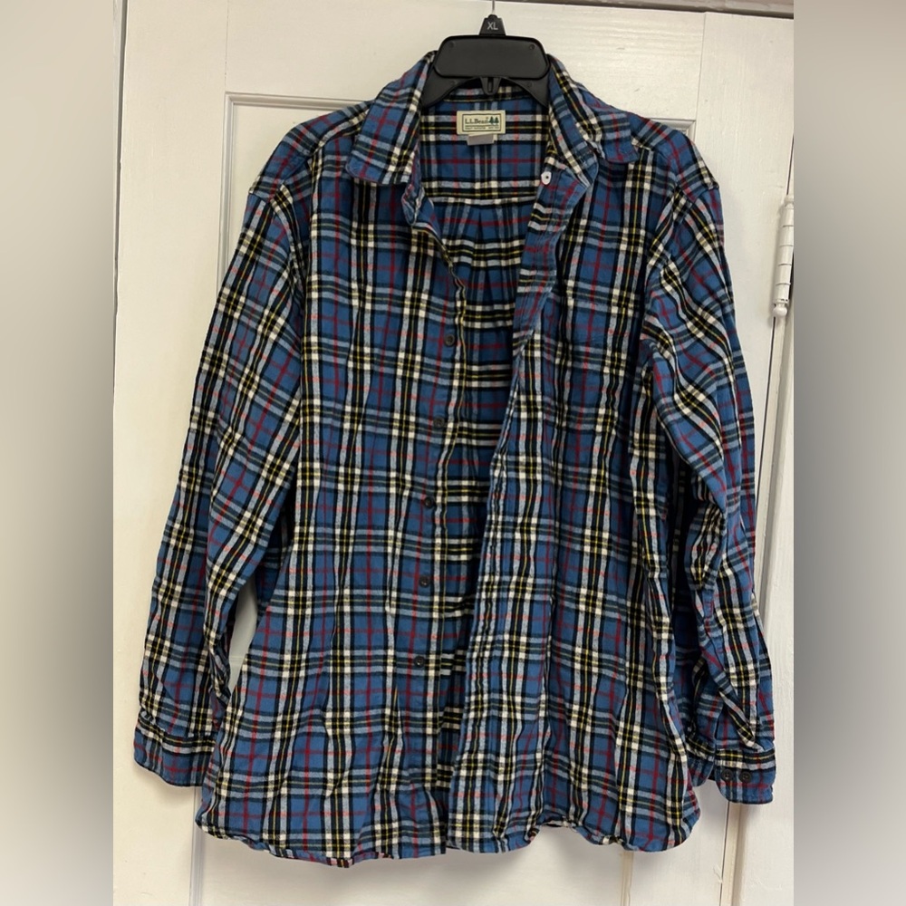 LL Bean Shirt Mens XL Blue Black Red Plaid Long Sleeve Grunge Flannel Cabincore